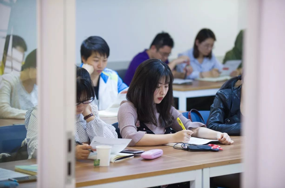 女生选专业时要注意哪些问题_适合女生学习的专业