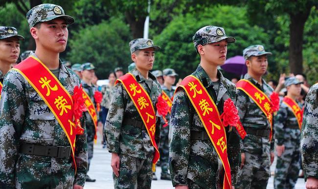 现在孩子当兵好不好_大学生当兵好不好