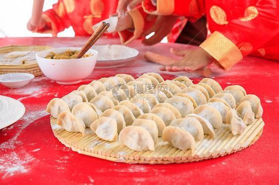 饺子冷水下锅吗_饺子热水下锅吗