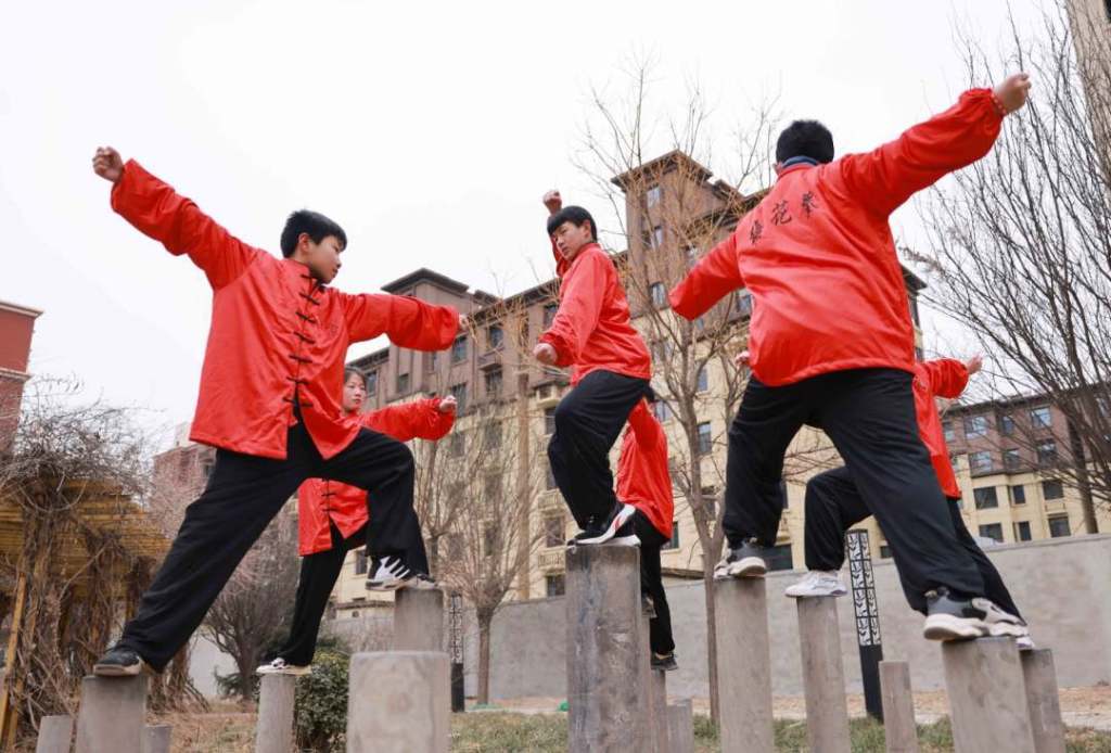 河北广宗：习练“梅拳” 乐在其中