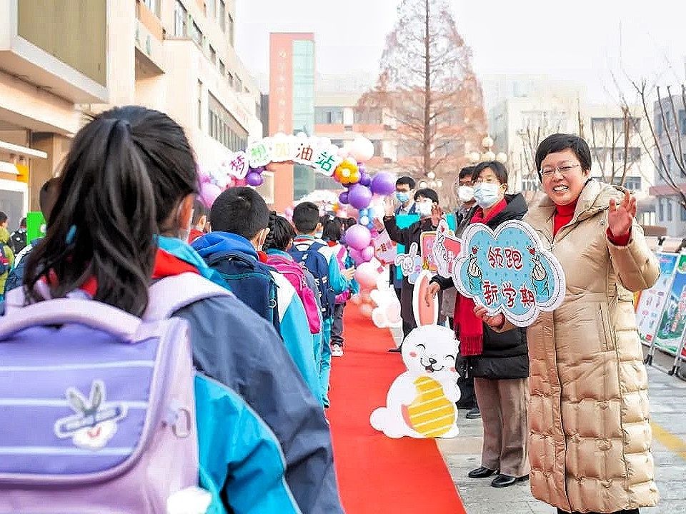 山东胶州：开学第一课 满满仪式感