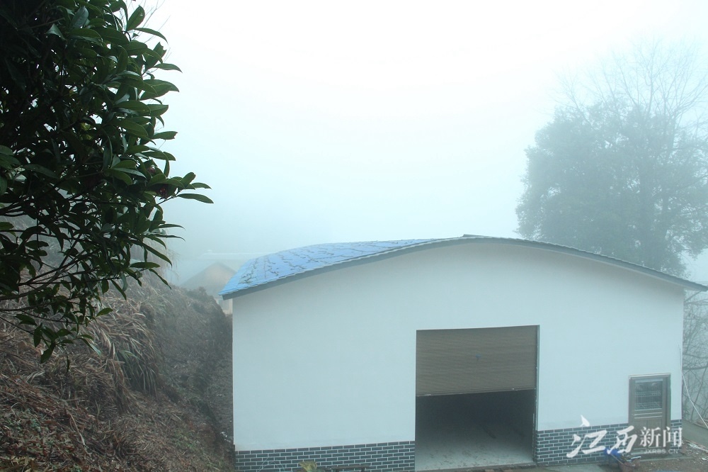 江西芦溪：山里建起生产线