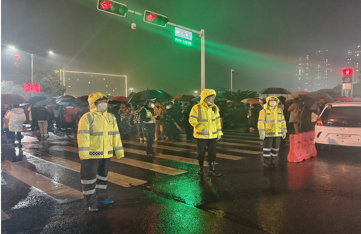 分宜交警圆满完成春运“大考”