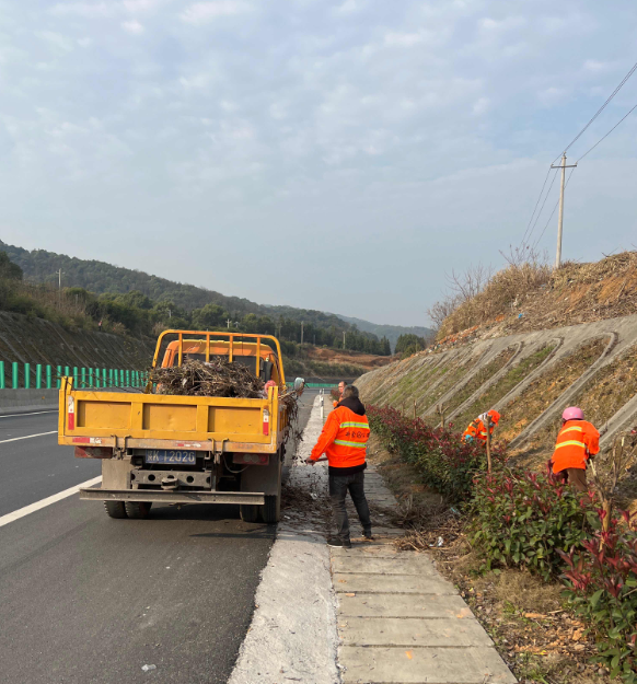 分宜公路分中心“精心养护”守护群众“安心出行”