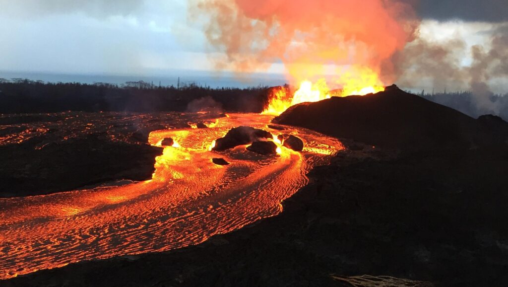 火山爆发是怎么形成的_火山爆发的原因