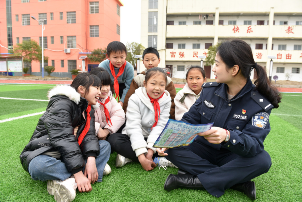 法润校园 护航成长