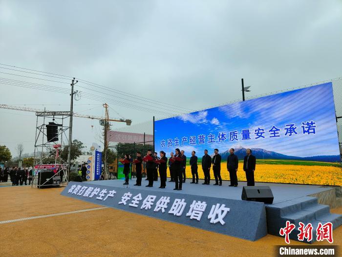 护航春耕粮食生产 四川开展假劣农资“大扫除”