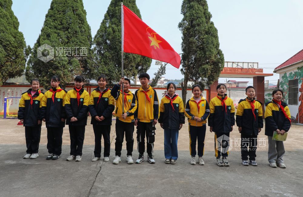 江西分宜：学习雷锋美德 传承雷锋精神