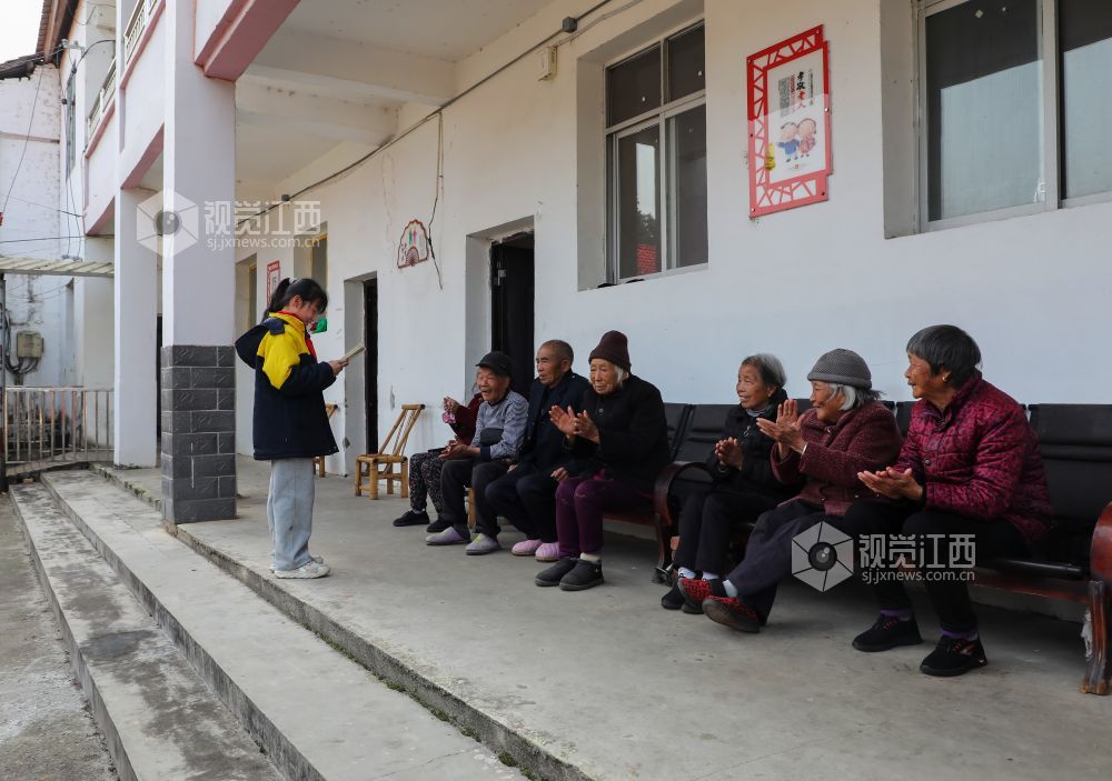 江西分宜：学习雷锋美德 传承雷锋精神