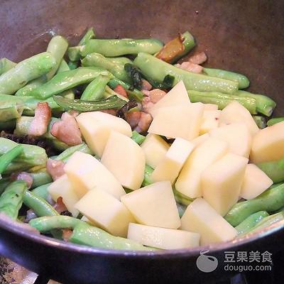 豆角炖土豆怎么做_豆角炖土豆的做法