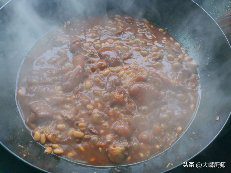 黄豆怎么做好吃_黄豆炖猪蹄的做法