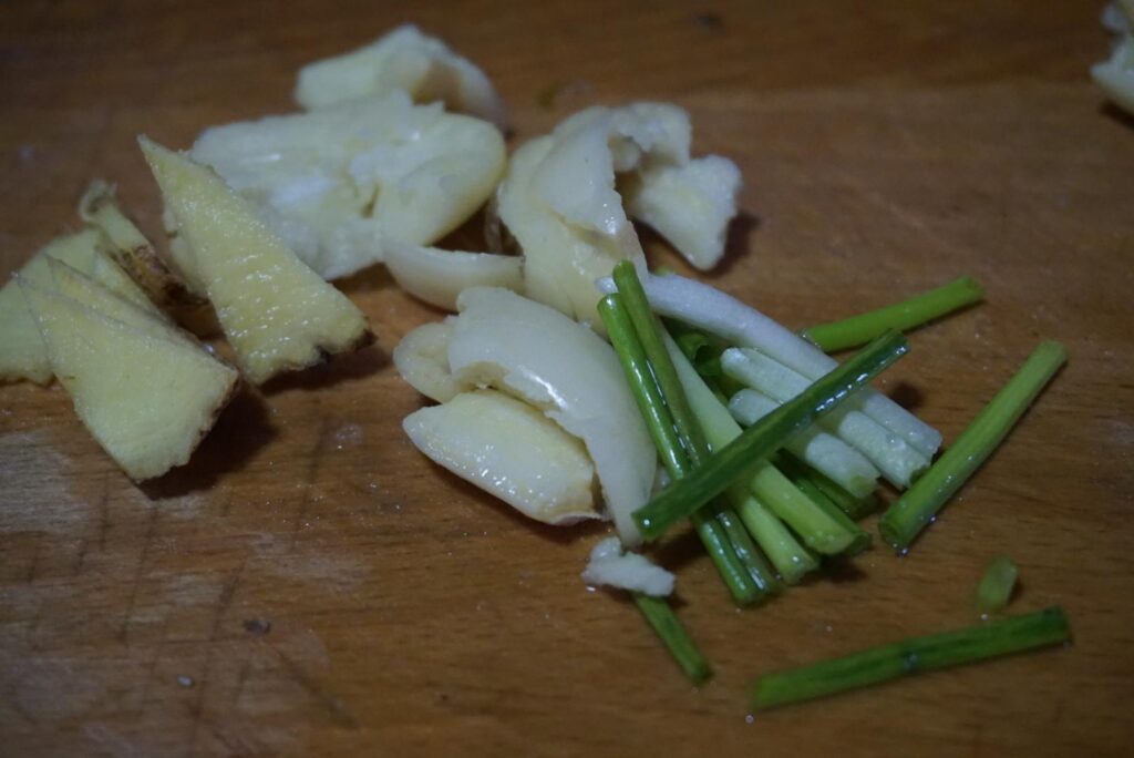 酸菜红烧肉怎么做最好吃_酸菜红烧肉的做法