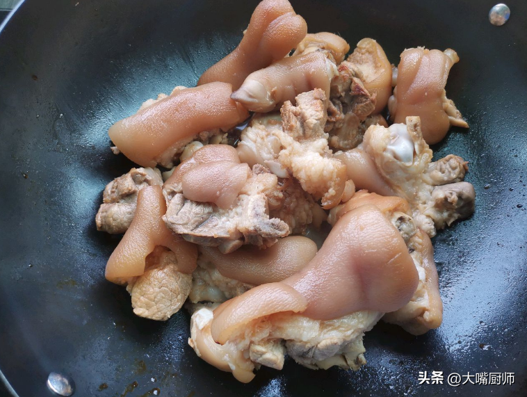 黄豆怎么做好吃_黄豆炖猪蹄的做法