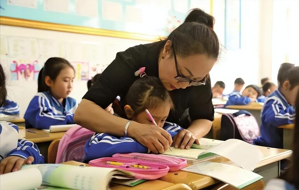 小孩什么时候练字比较好_适合练字的年龄段