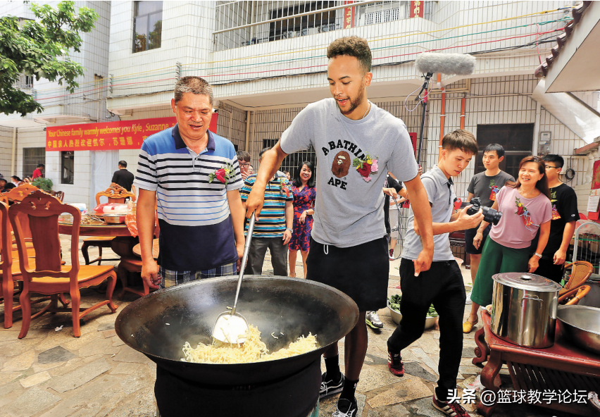 男篮首个归化目标曝光 现役NBA球员