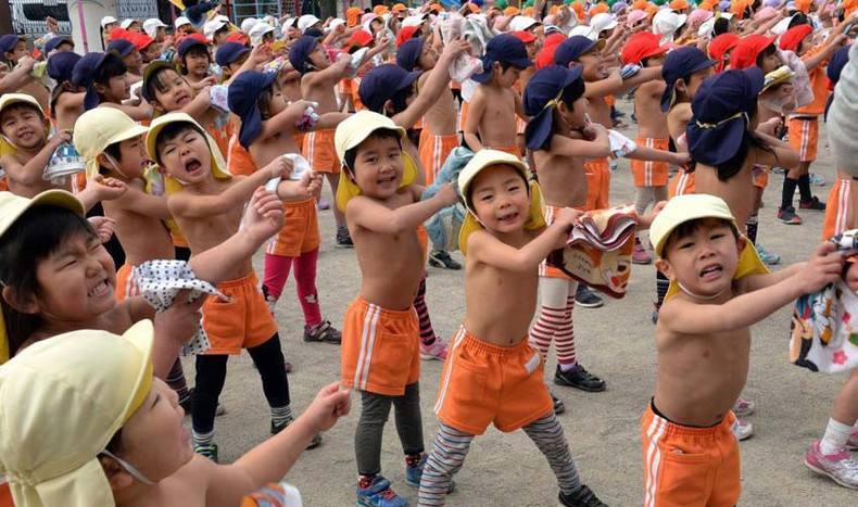 日本人怎样教育小孩的_日本人的教育理念