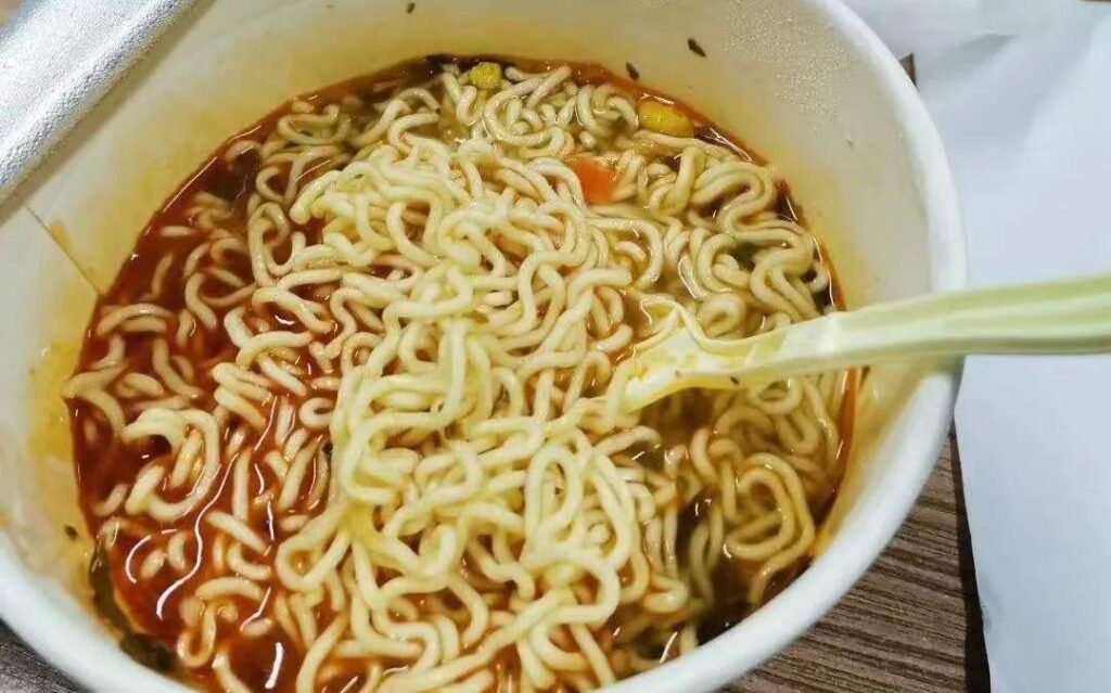 方便面是垃圾食品吗_吃了有什么危害吗