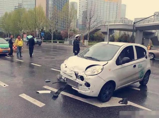 消失的网约车共享汽车 在这里论斤卖