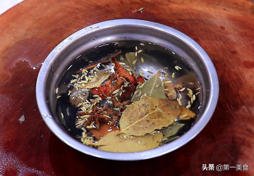 虎皮鸡爪怎么起虎皮_虎皮鸡爪起虎皮的技巧