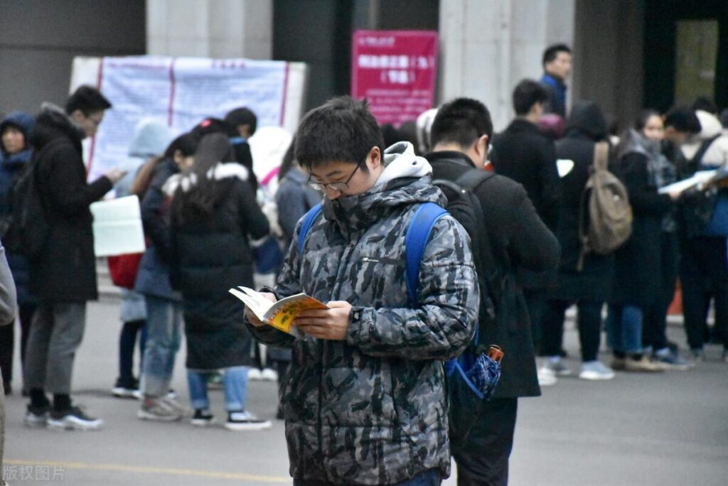 国防大学的研究生怎么考_国防大学研究生报考条件