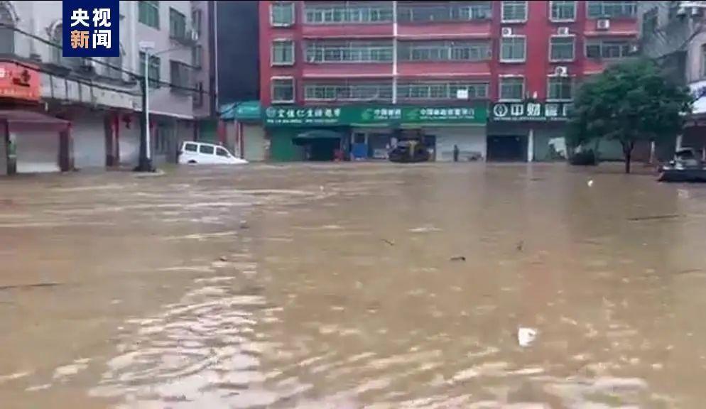 江西多地遭暴雨袭击