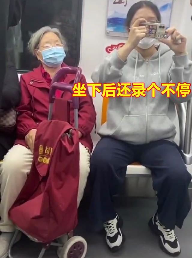 孕妇执意让晕车男子让出爱心专座