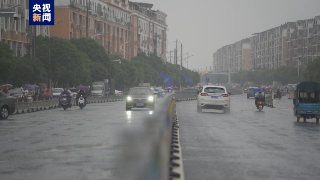 江西多地遭暴雨袭击