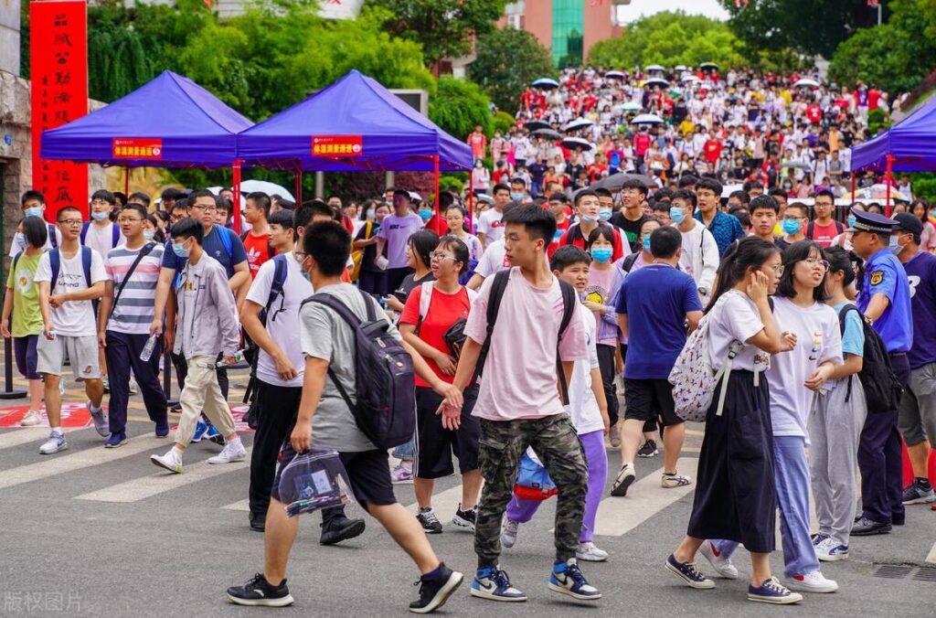 男生高考后嫖娼被拘