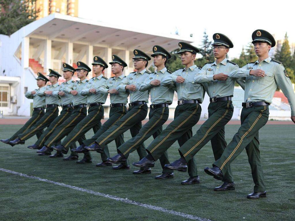 考军校对学生有什么要求_报考军校有视力要求吗