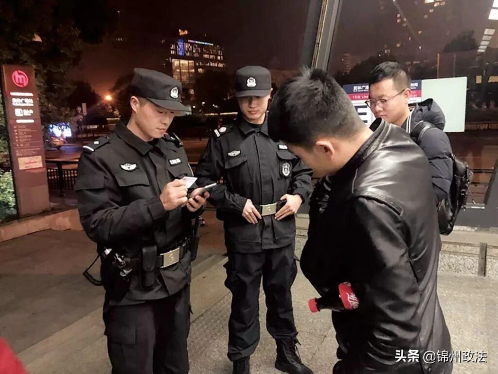 浙江游客偶遇香港警察