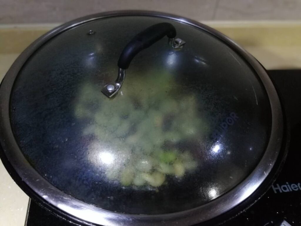 油焖蚕豆怎么做，油焖蚕豆的做法大全