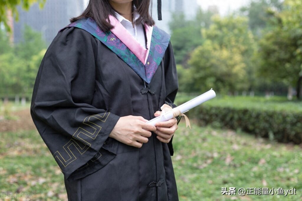 学士服各种颜色代表什么，学位服颜色名称对照表