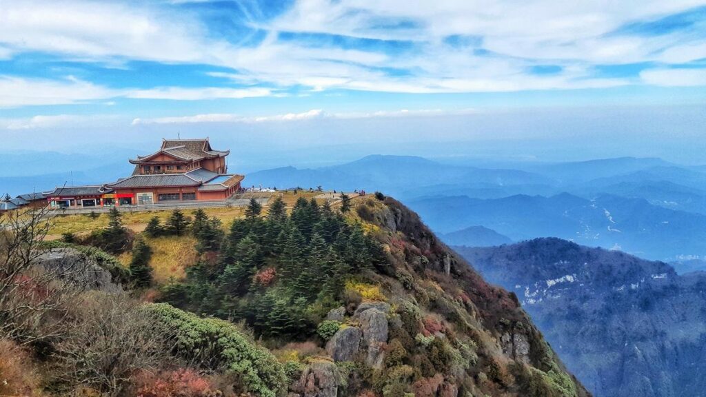 峨眉山景区怎么样，峨眉山景区值得去吗