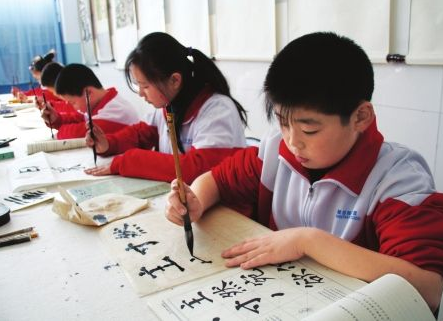 学生练习书法要考虑哪些问题，学生本身是否感兴趣