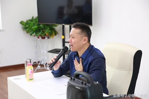 播音主持培训机构哪个好，播音主持培训班哪个好