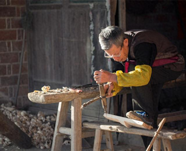 方孔钻头原理是什么，如何使用