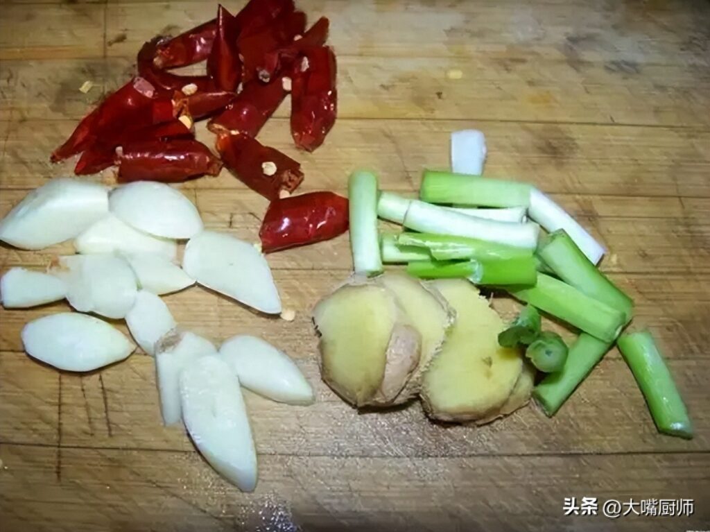 手撕包菜怎么做，手撕包菜的做法教程