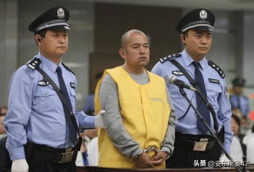 死刑缓期两年是什么意思，什么样的人才可能会被判死刑缓期两年执行