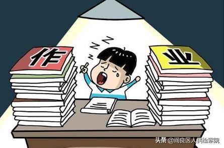 学生不写作业被老师打是否犯法，老师打学生怎么举报