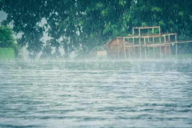 降雨100毫米是什么概念？降雨量100毫米有多深？