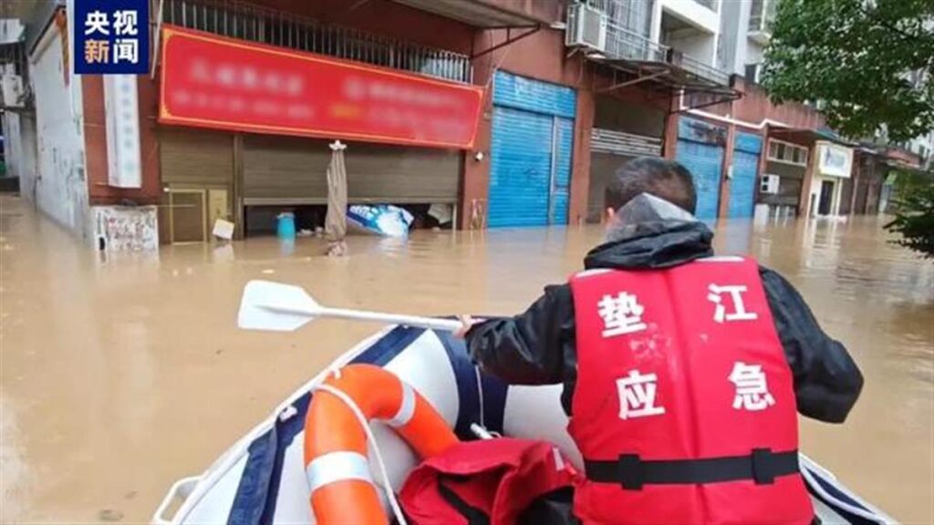 重庆26个区县暴雨，暴雨不停，我们不退！