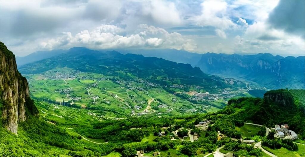 恩施旅游必去十大景点,恩施旅游必去十大景点图片欣赏。