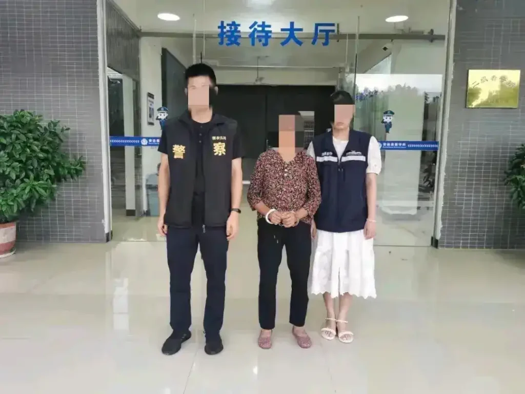 江西一家三口袭警被刑拘，江西一家三口袭警被刑拘事件