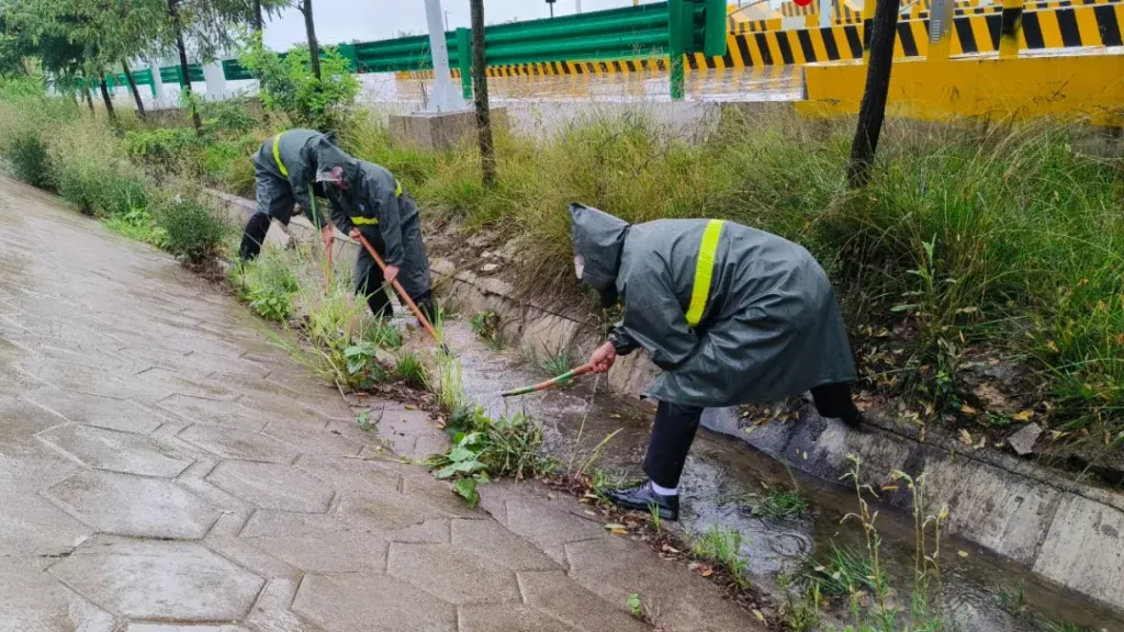 冲锋在前 风雨有我在，冲锋在即