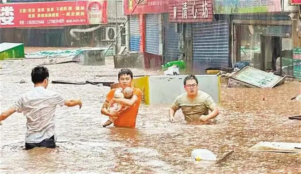 重庆26个区县暴雨，暴雨不停，我们不退！