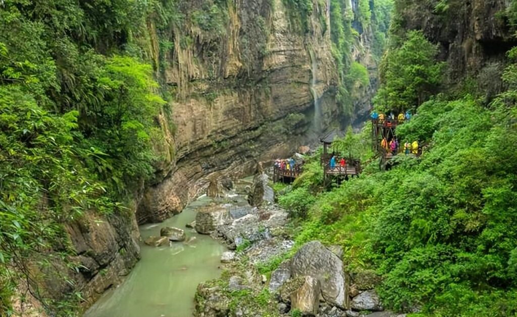 恩施旅游必去十大景点,恩施旅游必去十大景点图片欣赏。