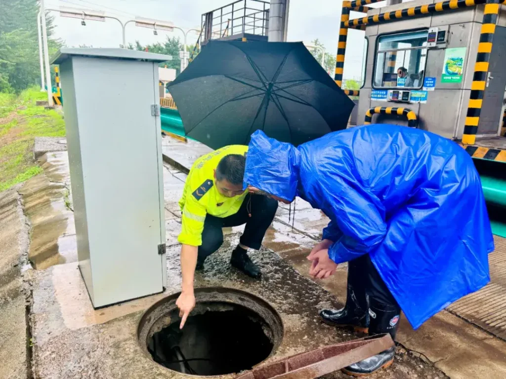 冲锋在前 风雨有我在，冲锋在即