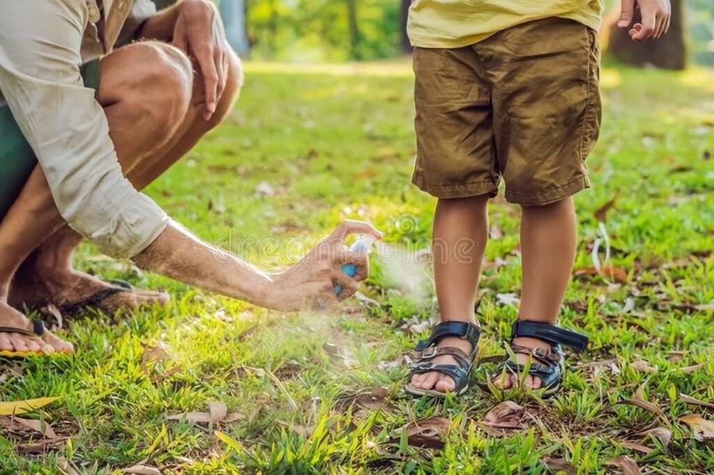 为啥蚊子总咬我？夏季白天出门活动穿什么颜色的衣服更容易招蚊子？