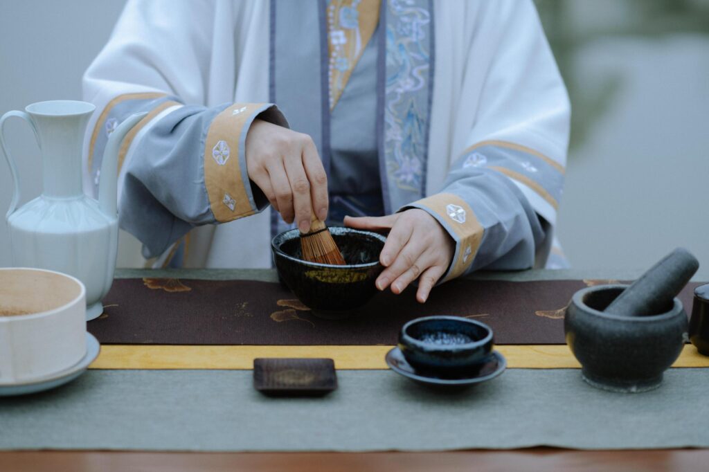 古人是怎么喝茶的？现代人喝茶太浪费