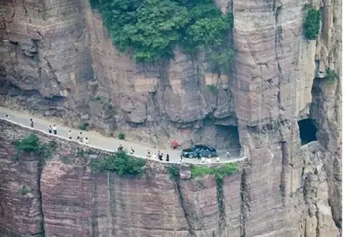 国内最危险的10大“杀人”公路！秋名山跟它们比就是弟弟！